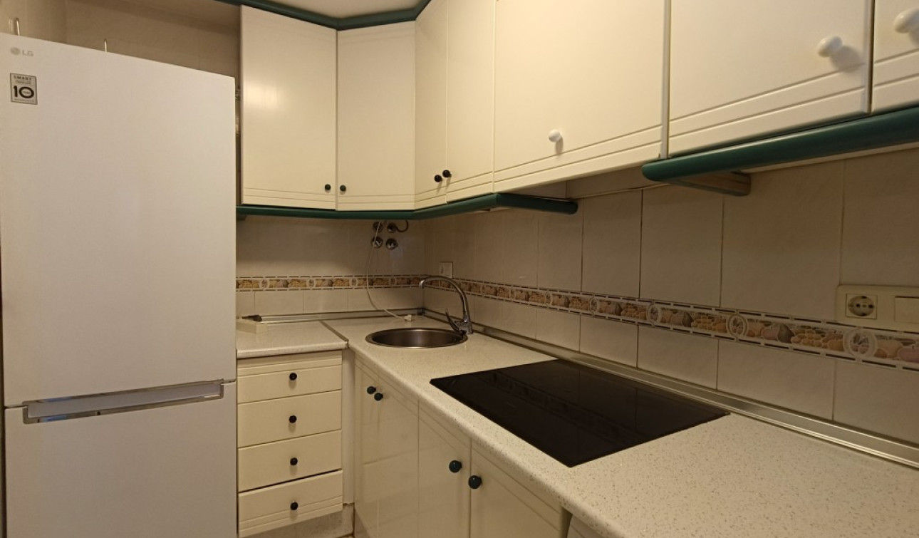 Resale - Apartment / Flat - Torrevieja