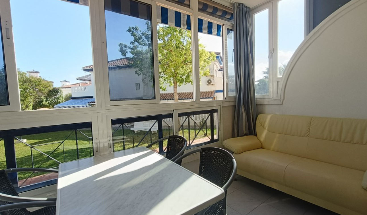 Resale - Apartment / Flat - Torrevieja
