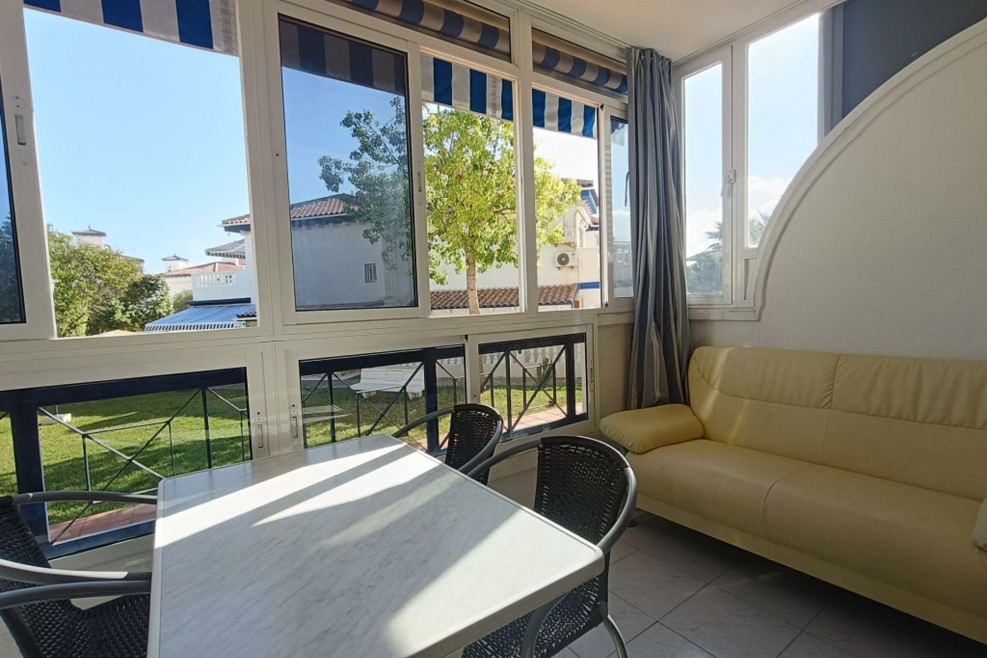 Resale - Apartment / Flat - Torrevieja