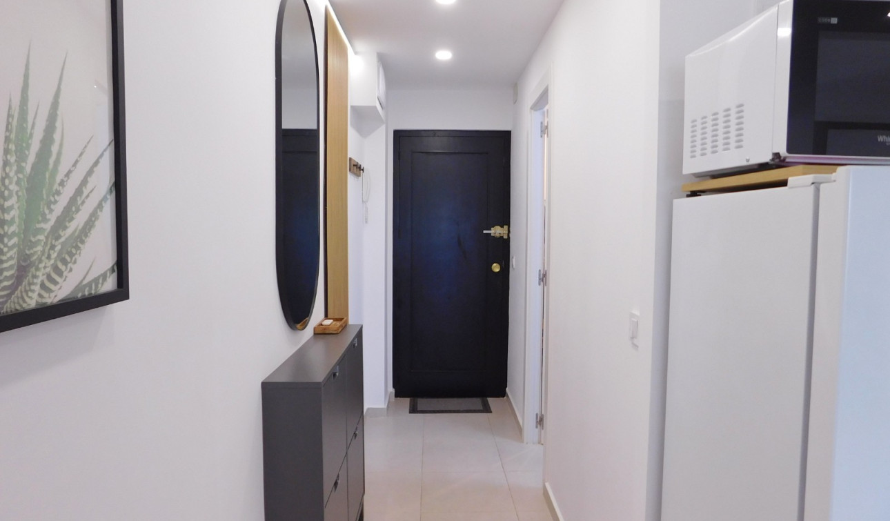 Resale - Apartment / Flat - Torrevieja