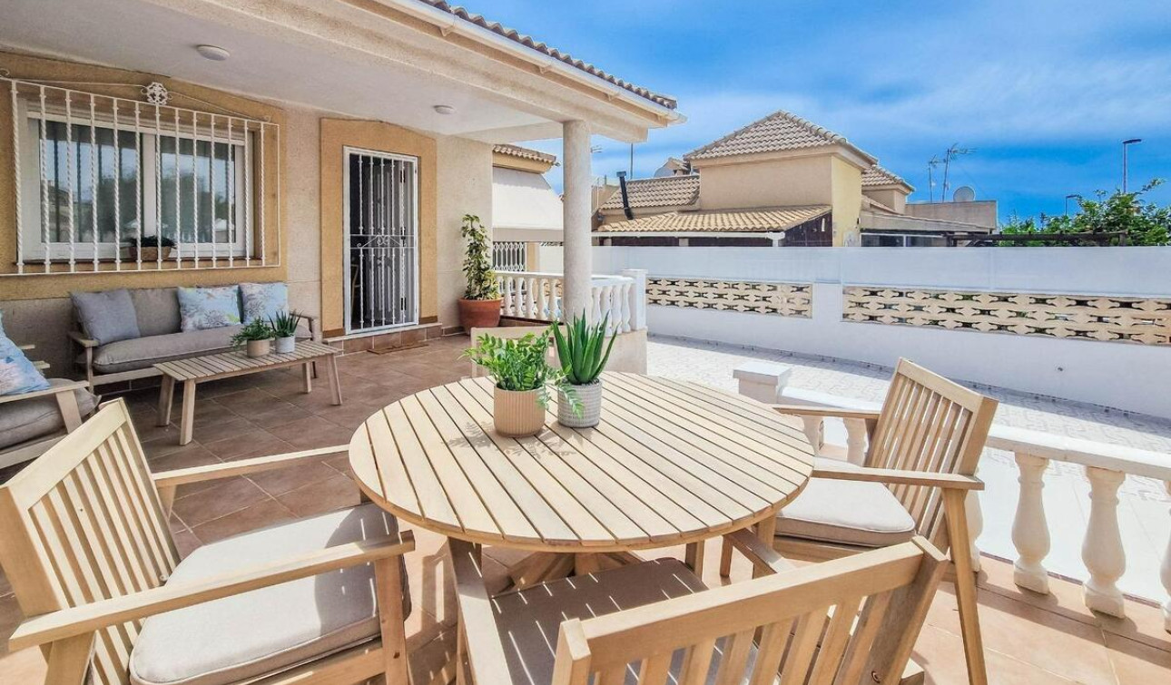 Resale - Apartment / Flat - Torrevieja