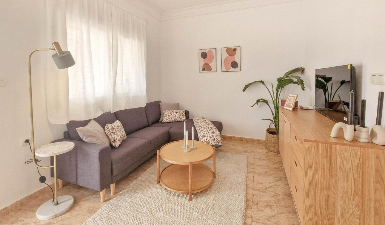 Resale - Apartment / Flat - Torrevieja