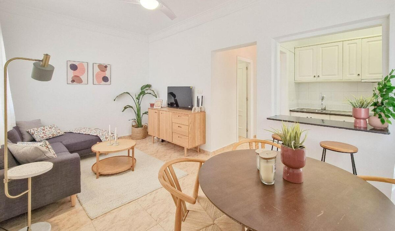 Resale - Apartment / Flat - Torrevieja