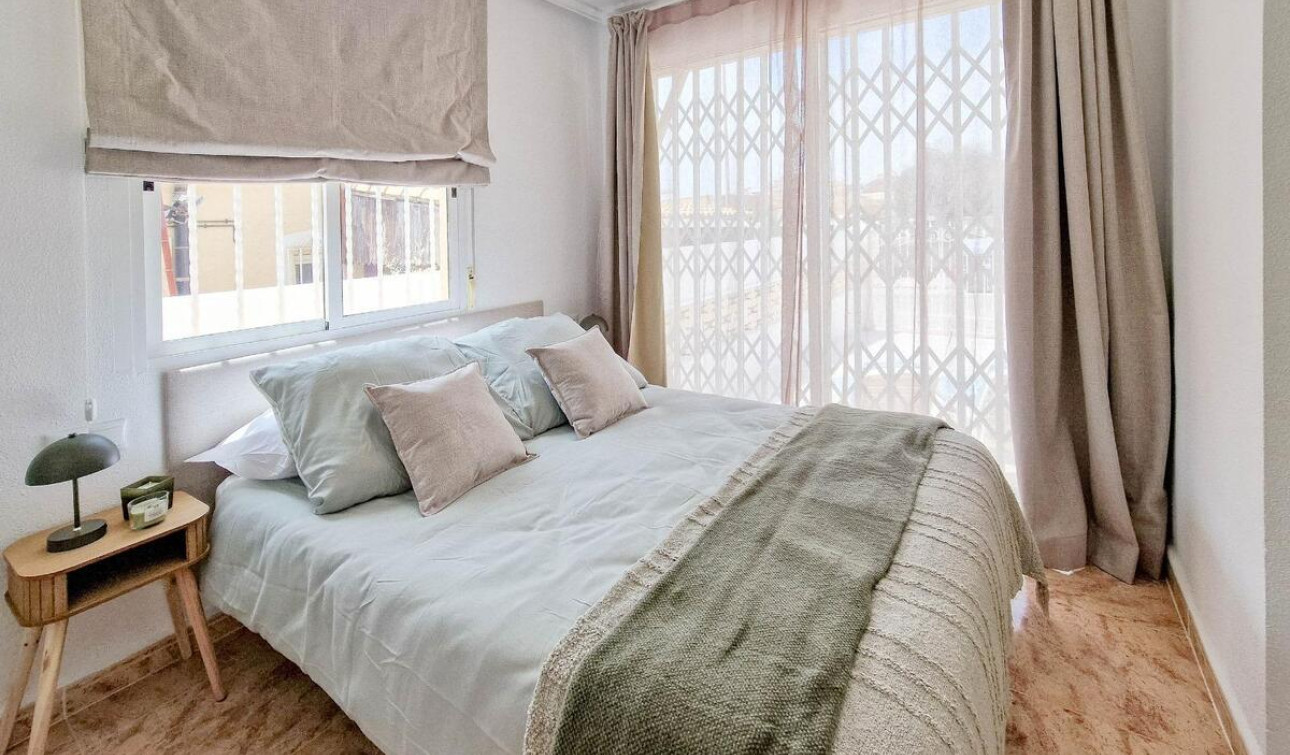 Resale - Apartment / Flat - Torrevieja