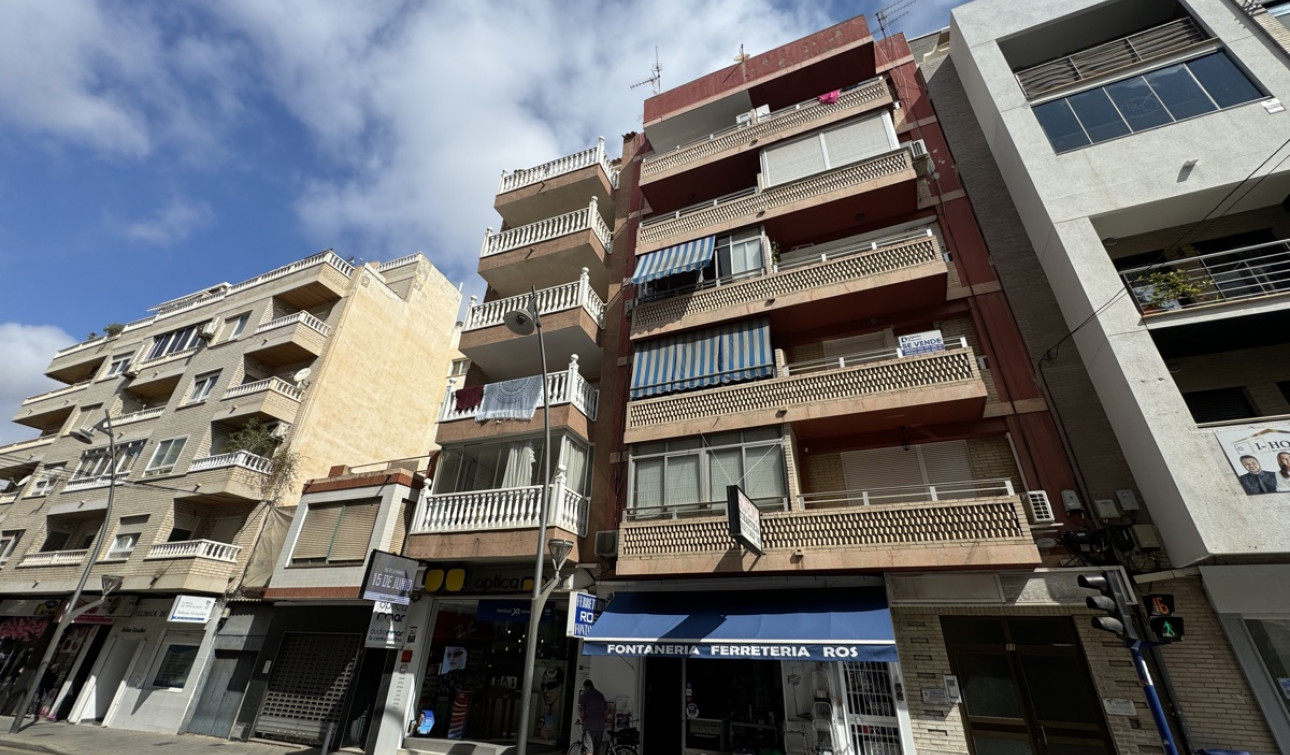 Resale - Apartment / Flat - Torrevieja