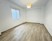 Resale - Apartment / Flat - Torrevieja