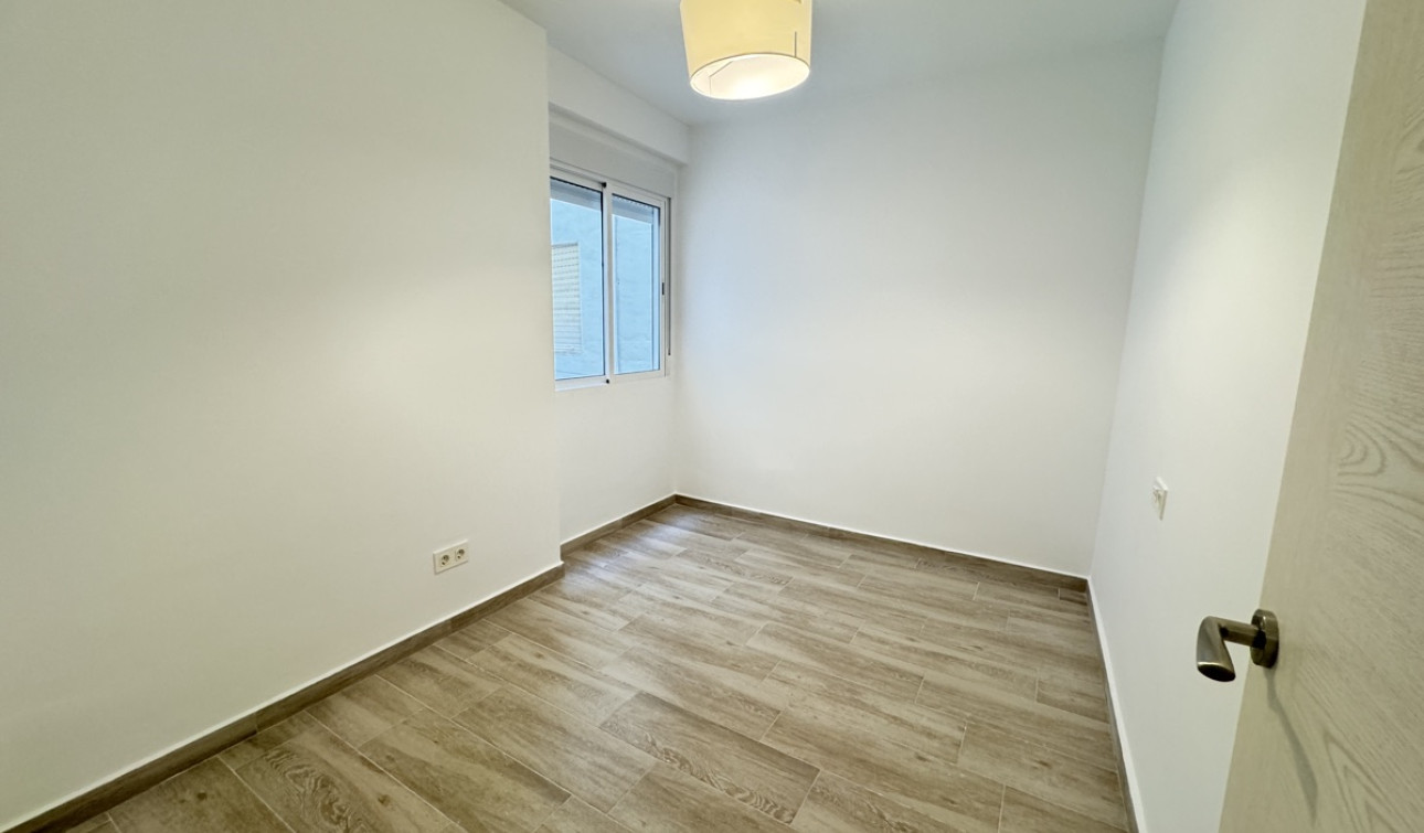 Resale - Apartment / Flat - Torrevieja