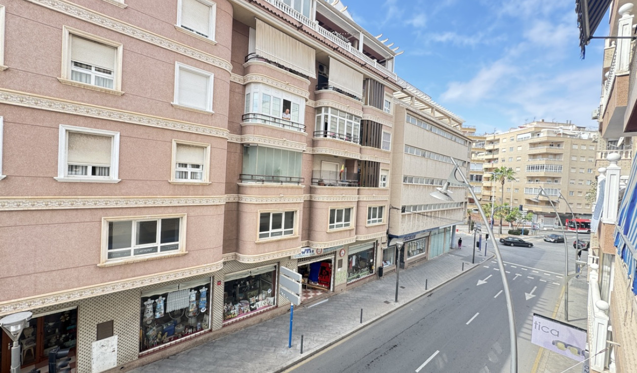 Resale - Apartment / Flat - Torrevieja