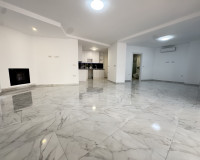 Resale - Apartment / Flat - Torrevieja