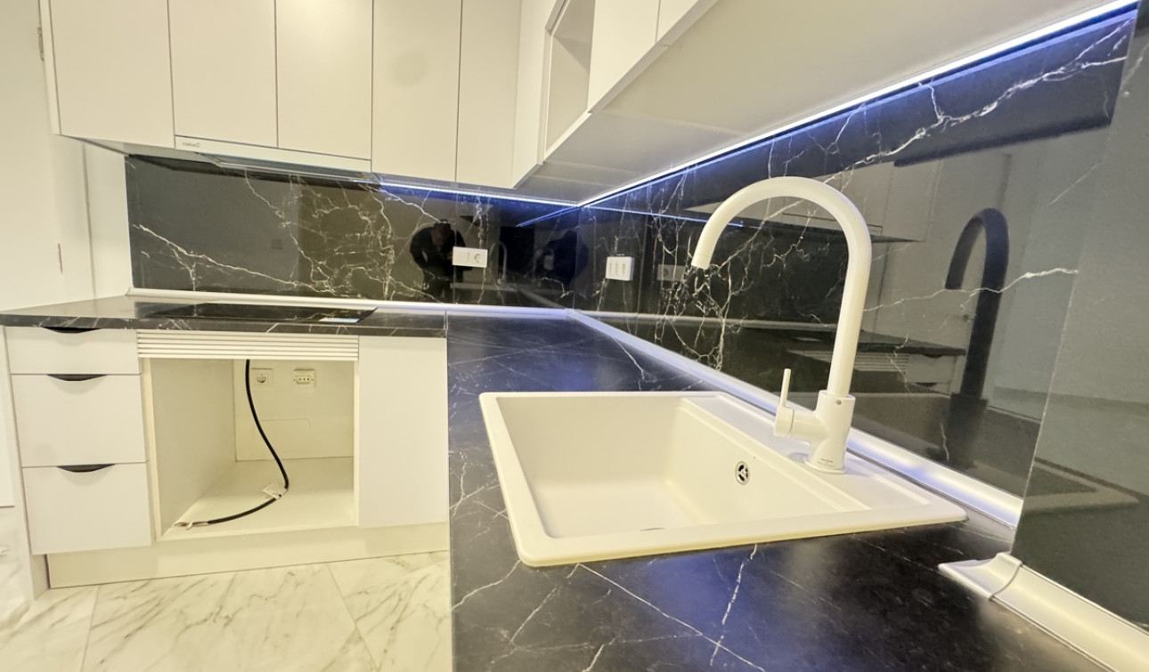 Resale - Apartment / Flat - Torrevieja