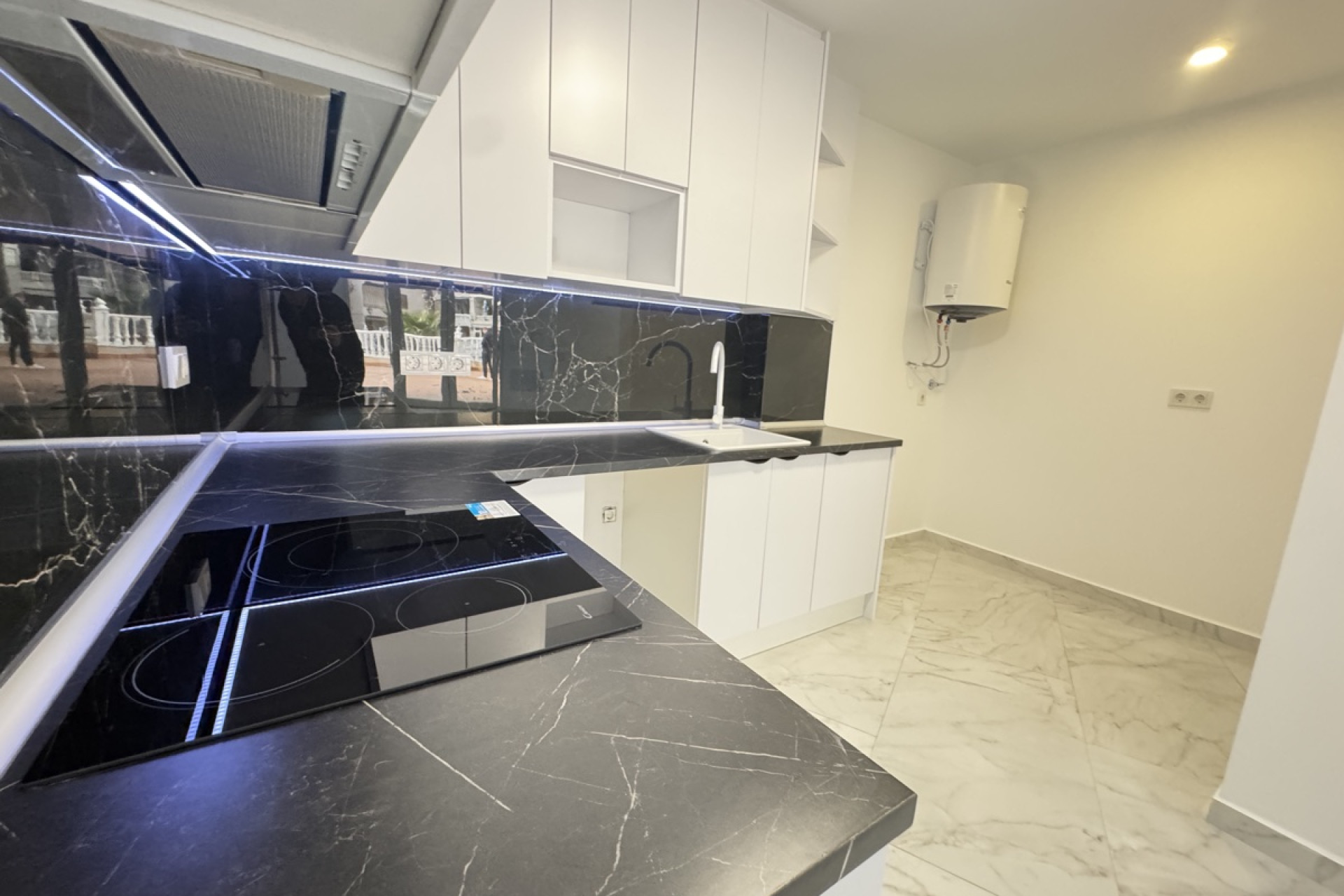 Resale - Apartment / Flat - Torrevieja