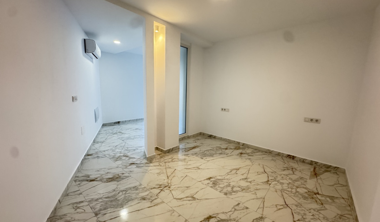 Resale - Apartment / Flat - Torrevieja
