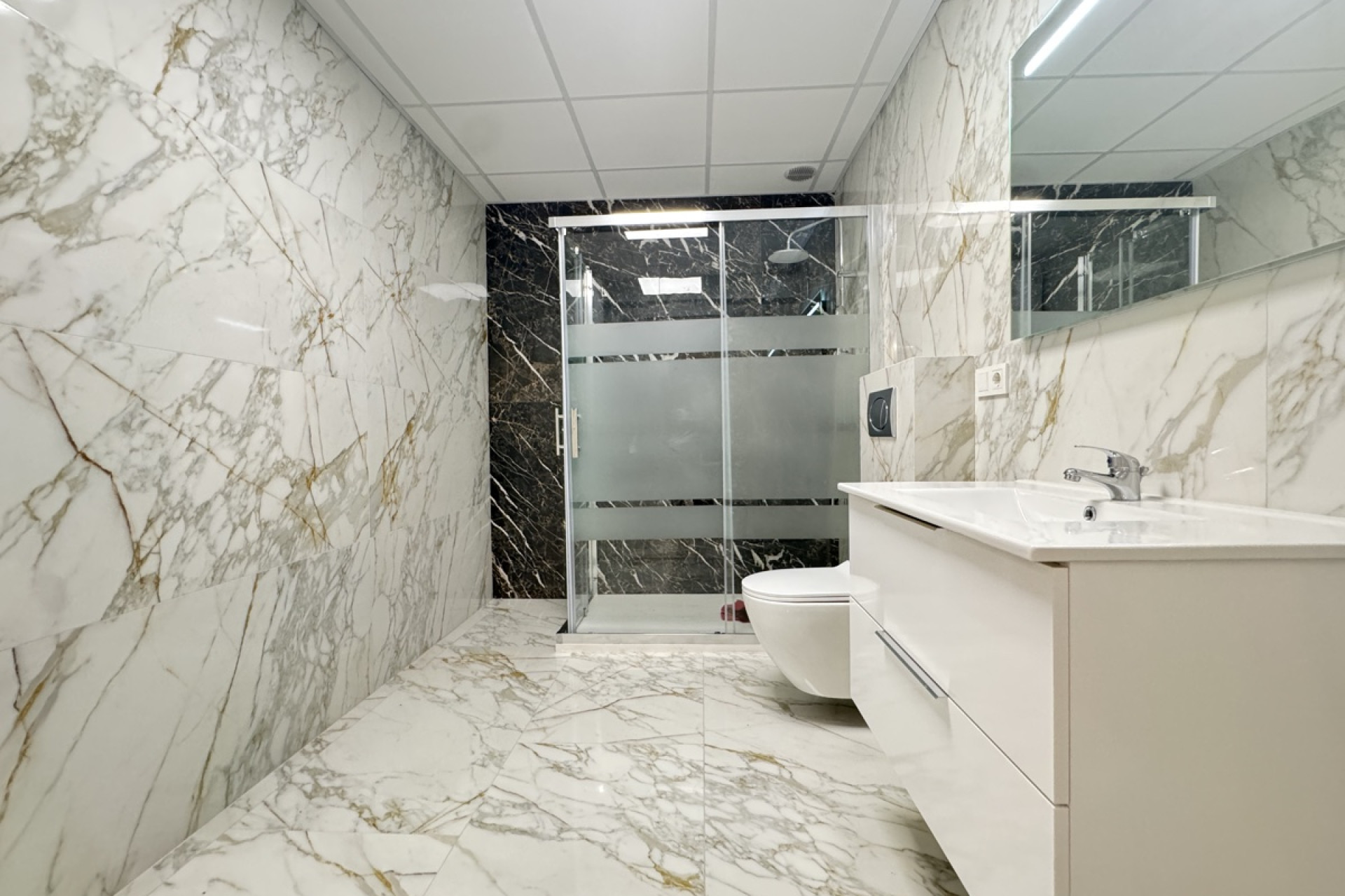 Resale - Apartment / Flat - Torrevieja