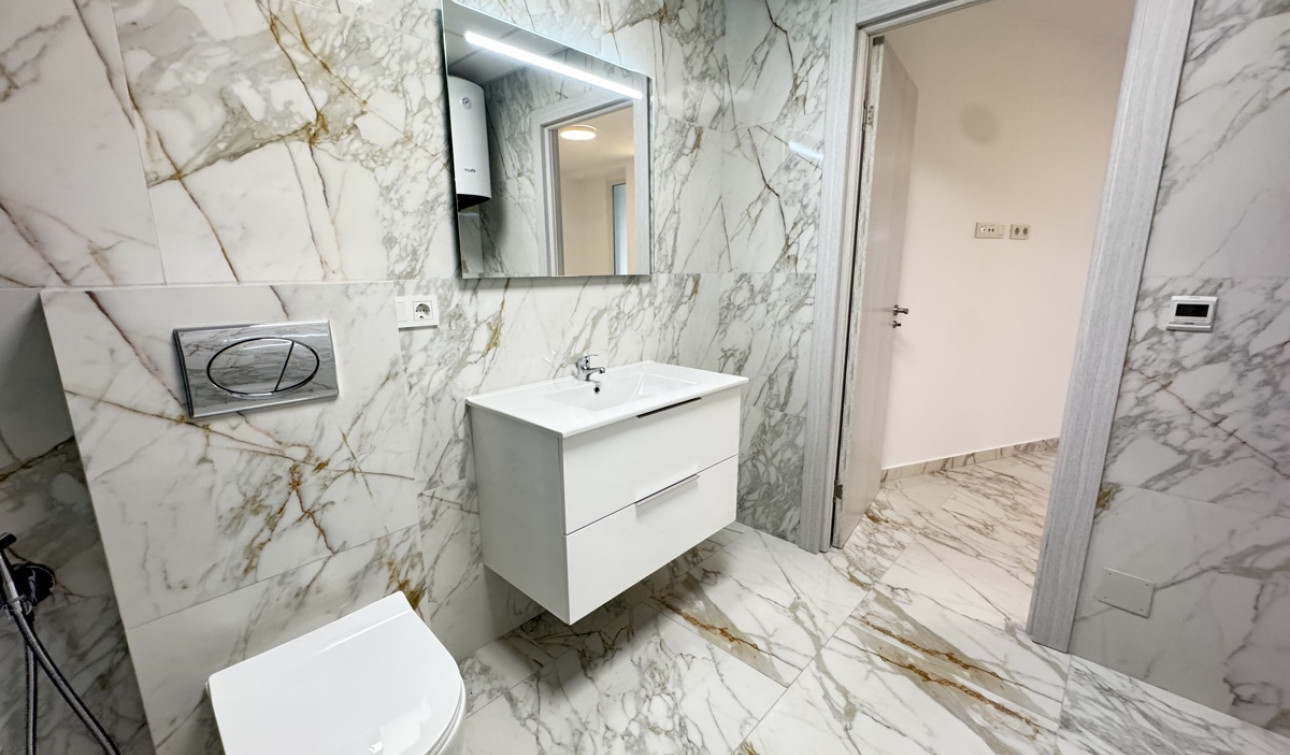 Resale - Apartment / Flat - Torrevieja