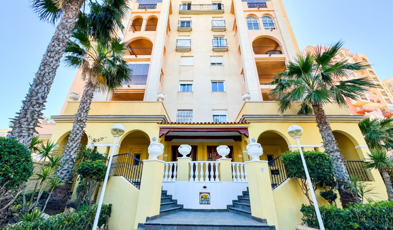 Resale - Apartment / Flat - Torrevieja
