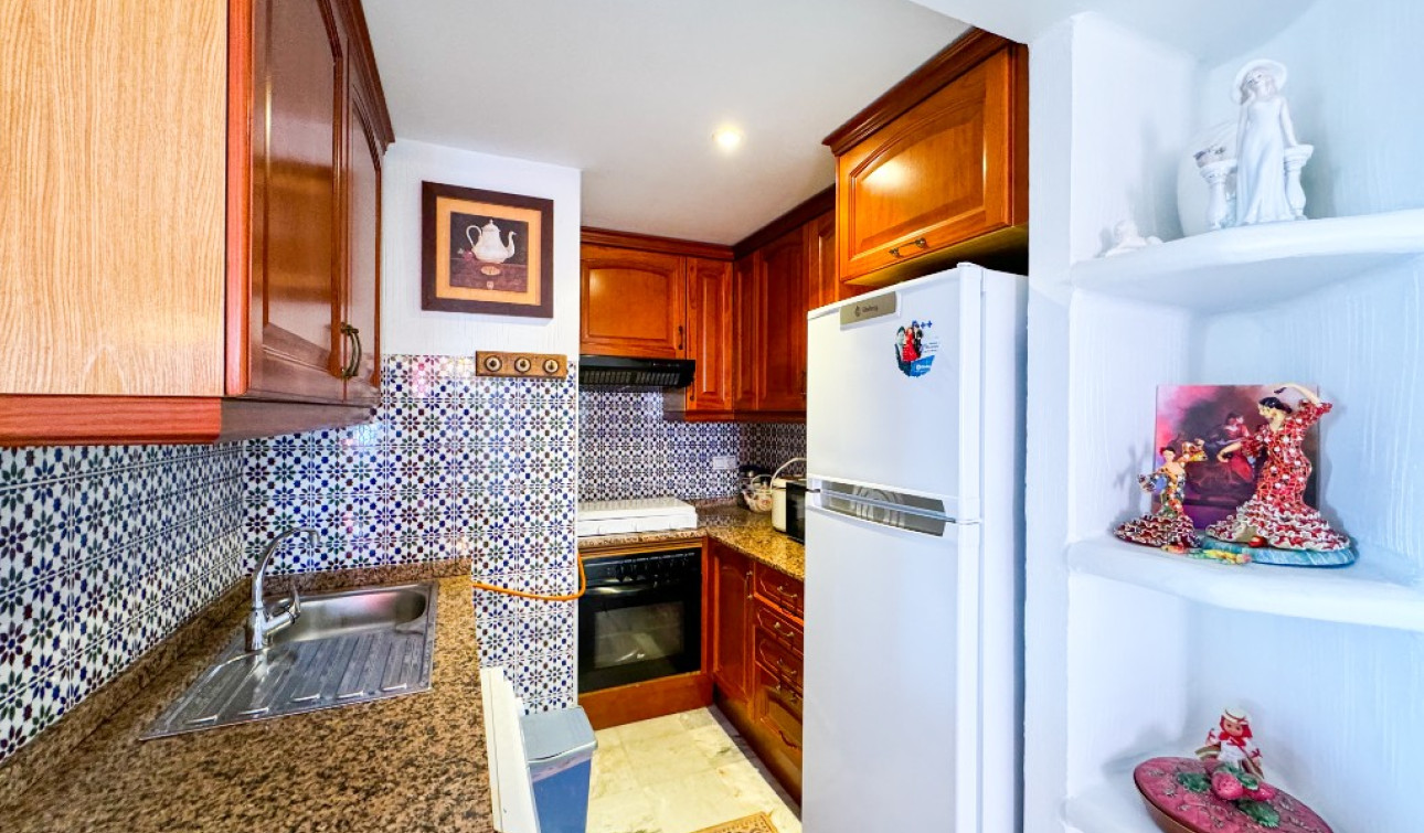 Resale - Apartment / Flat - Torrevieja