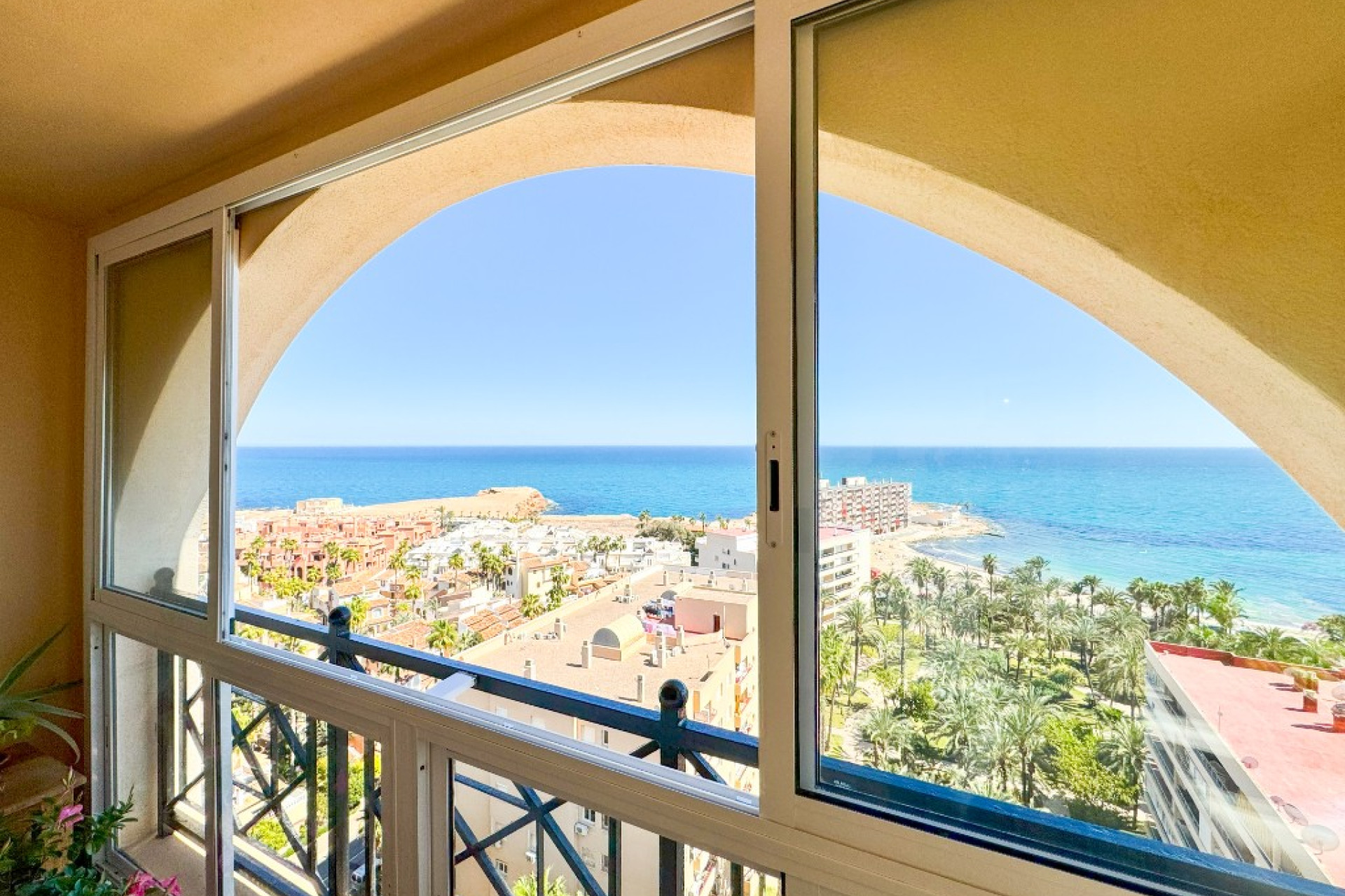 Resale - Apartment / Flat - Torrevieja