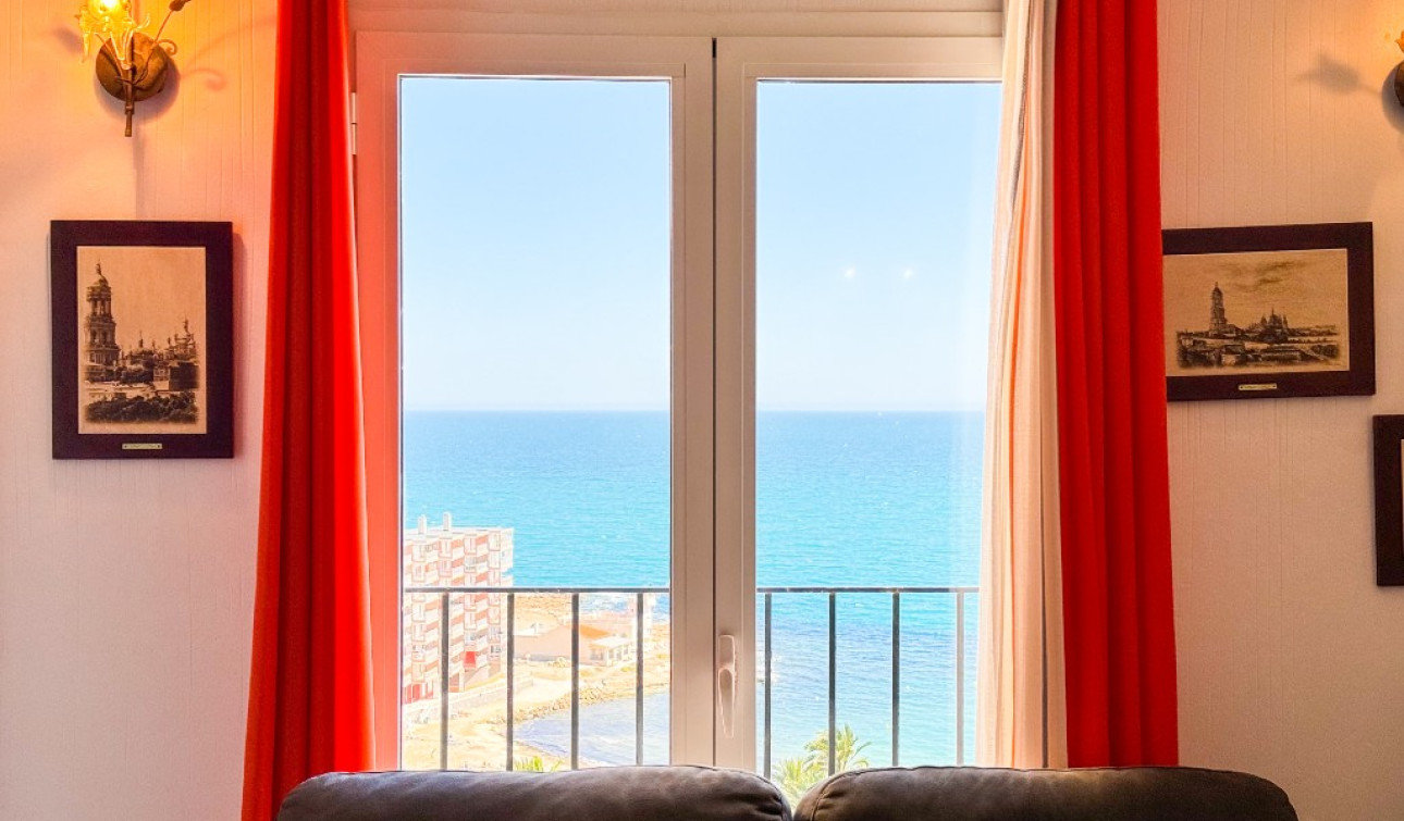 Resale - Apartment / Flat - Torrevieja
