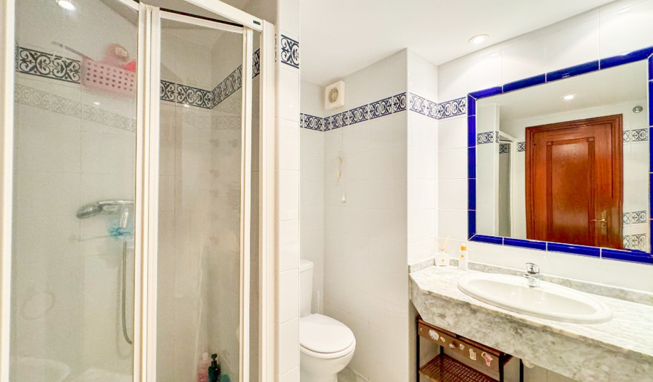 Resale - Apartment / Flat - Torrevieja