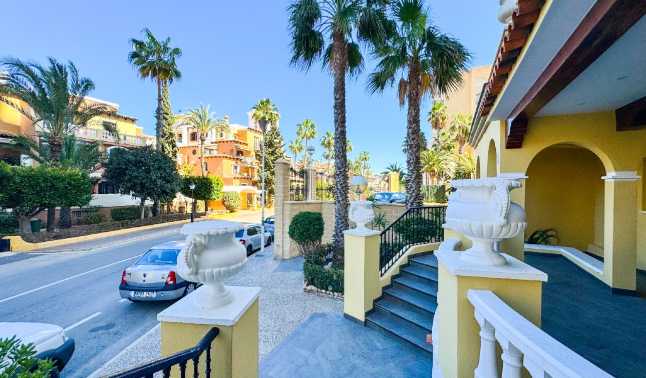 Resale - Apartment / Flat - Torrevieja