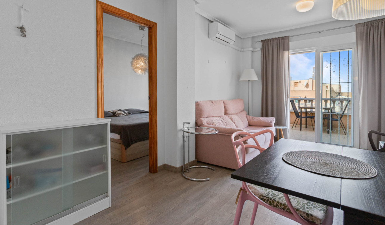 Resale - Apartment / Flat - Torrevieja