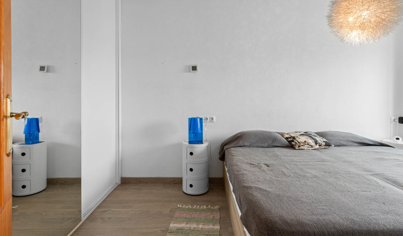 Resale - Apartment / Flat - Torrevieja