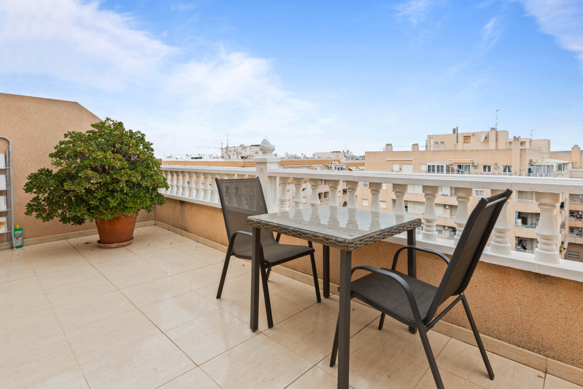 Resale - Apartment / Flat - Torrevieja