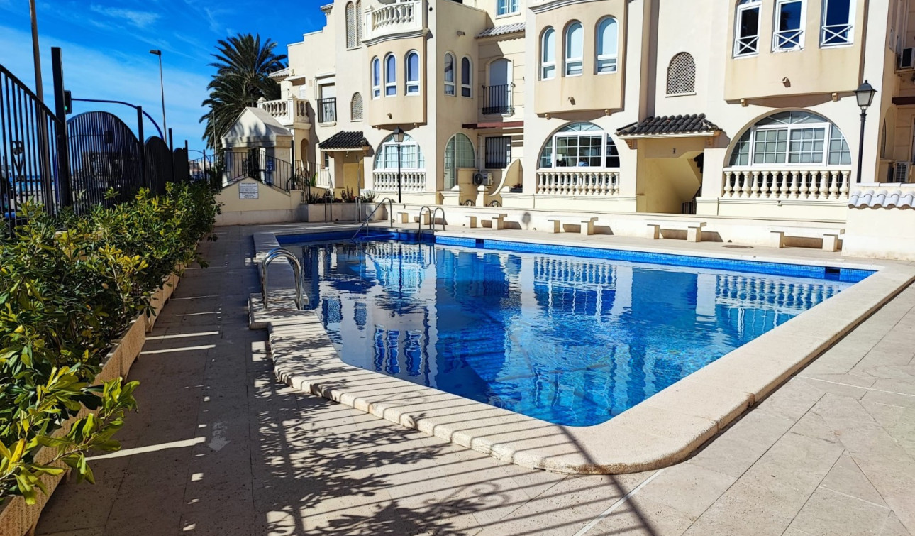 Resale - Apartment / Flat - Torrevieja