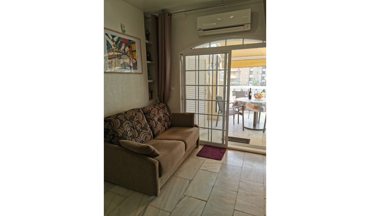 Resale - Apartment / Flat - Torrevieja