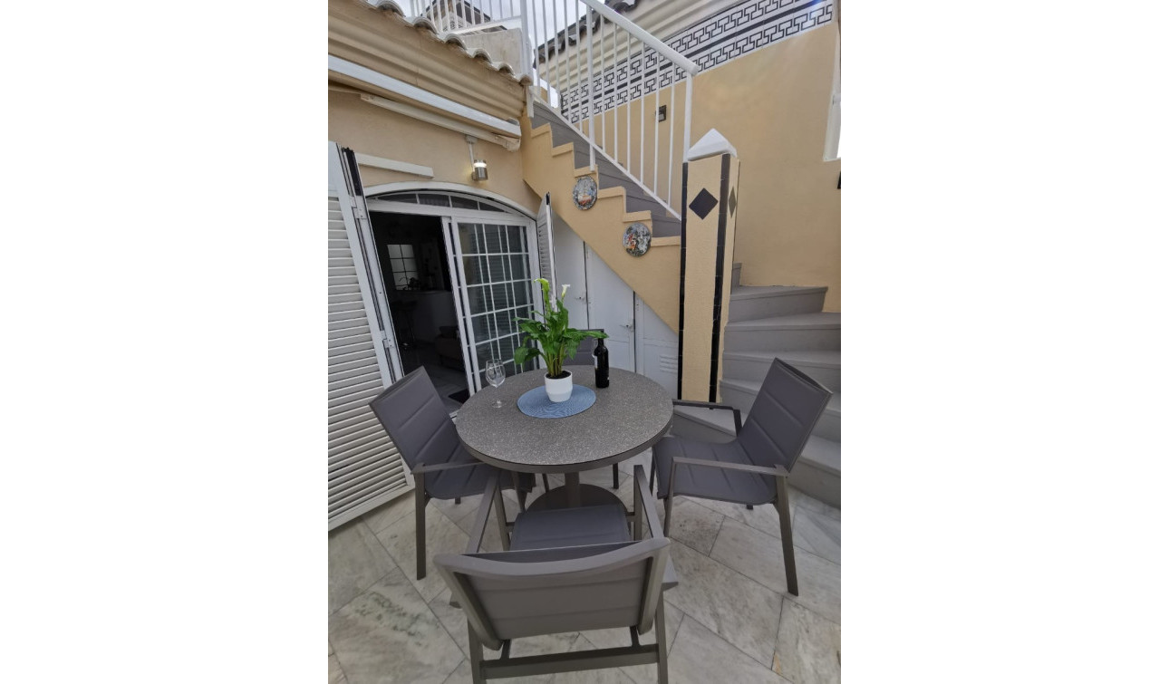 Resale - Apartment / Flat - Torrevieja