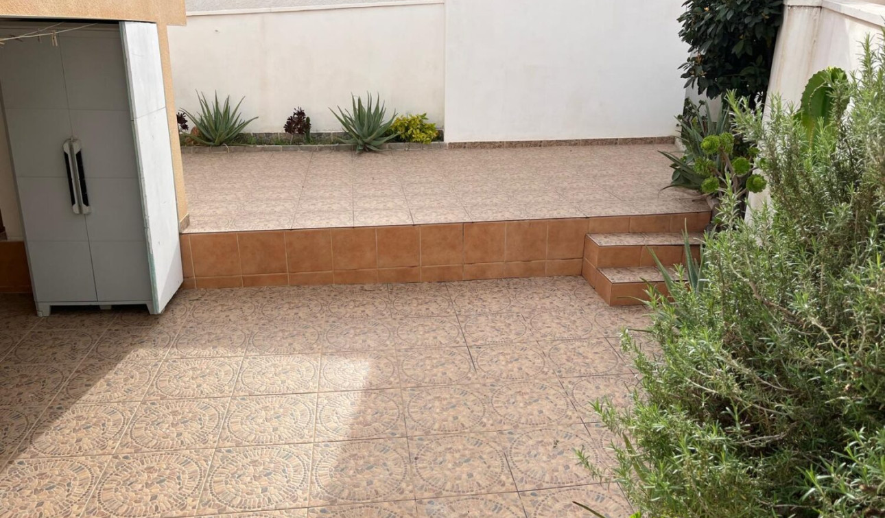 Resale - Apartment / Flat - Torrevieja