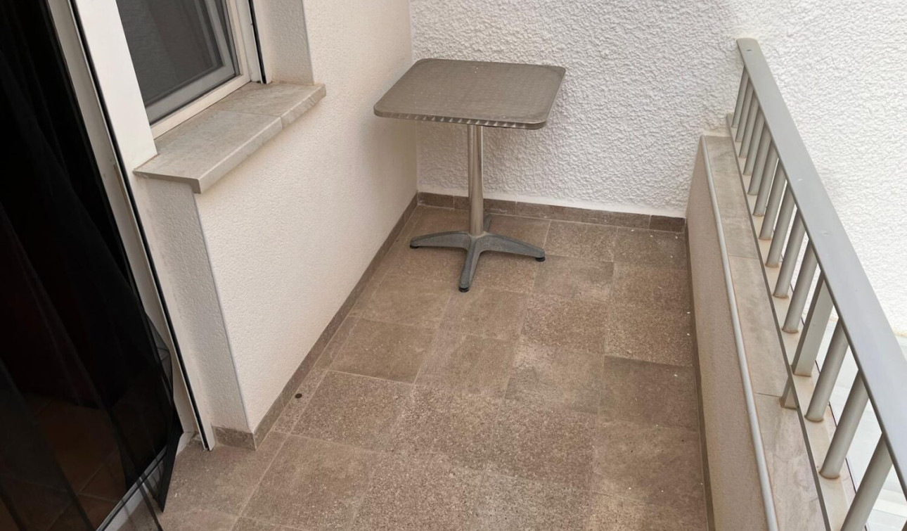 Resale - Apartment / Flat - Torrevieja