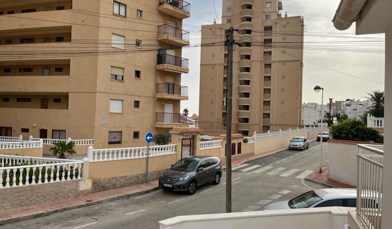 Resale - Apartment / Flat - Torrevieja