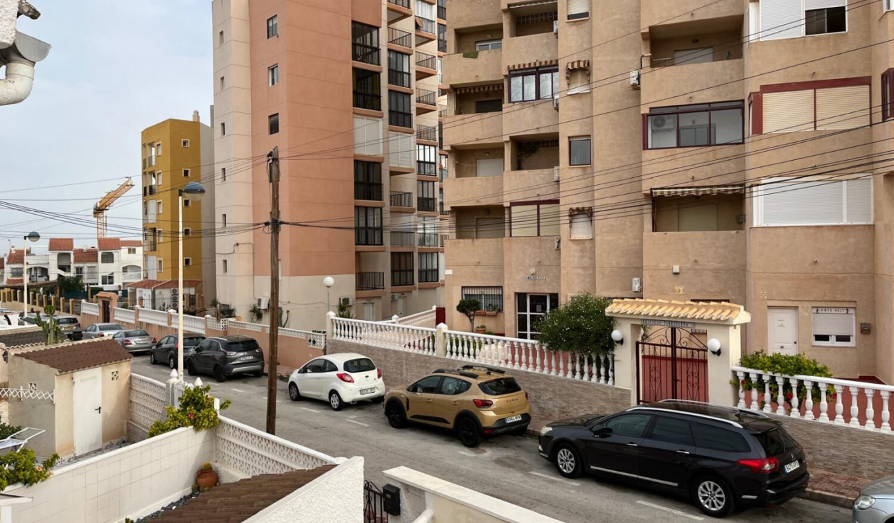 Resale - Apartment / Flat - Torrevieja