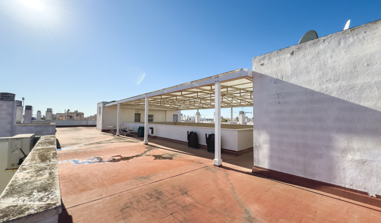 Resale - Apartment / Flat - Torrevieja