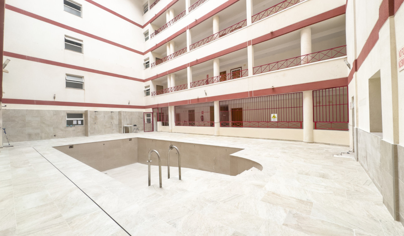 Resale - Apartment / Flat - Torrevieja