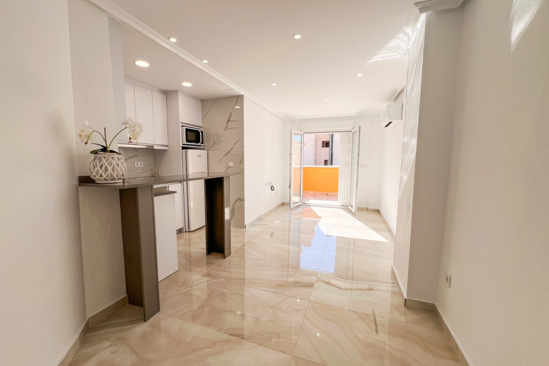 Resale - Apartment / Flat - Torrevieja