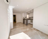 Resale - Apartment / Flat - Torrevieja