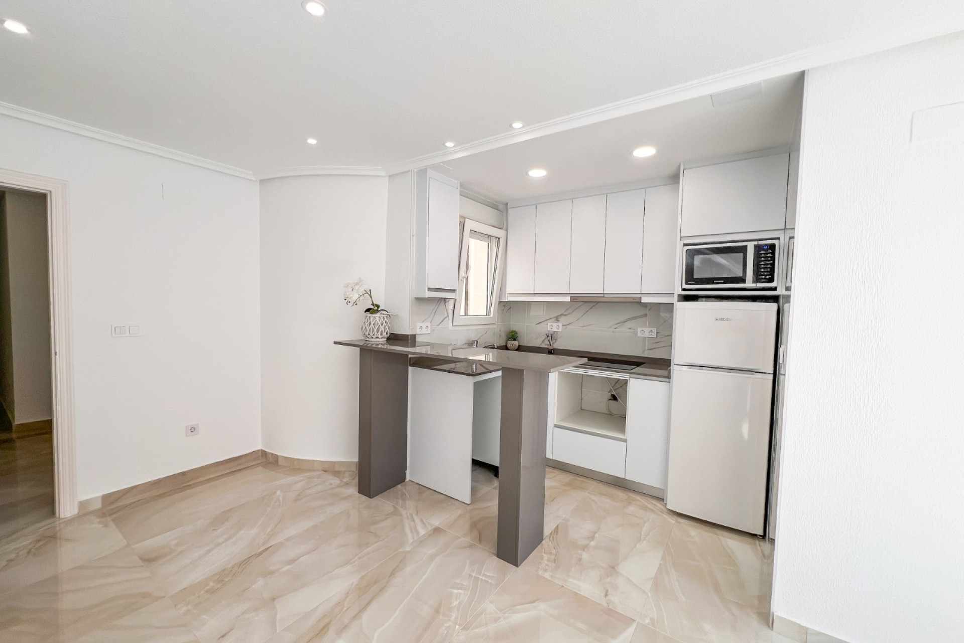 Resale - Apartment / Flat - Torrevieja