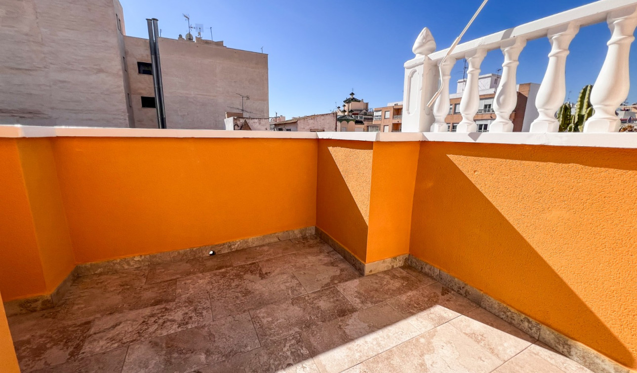 Resale - Apartment / Flat - Torrevieja