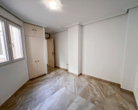 Resale - Apartment / Flat - Torrevieja