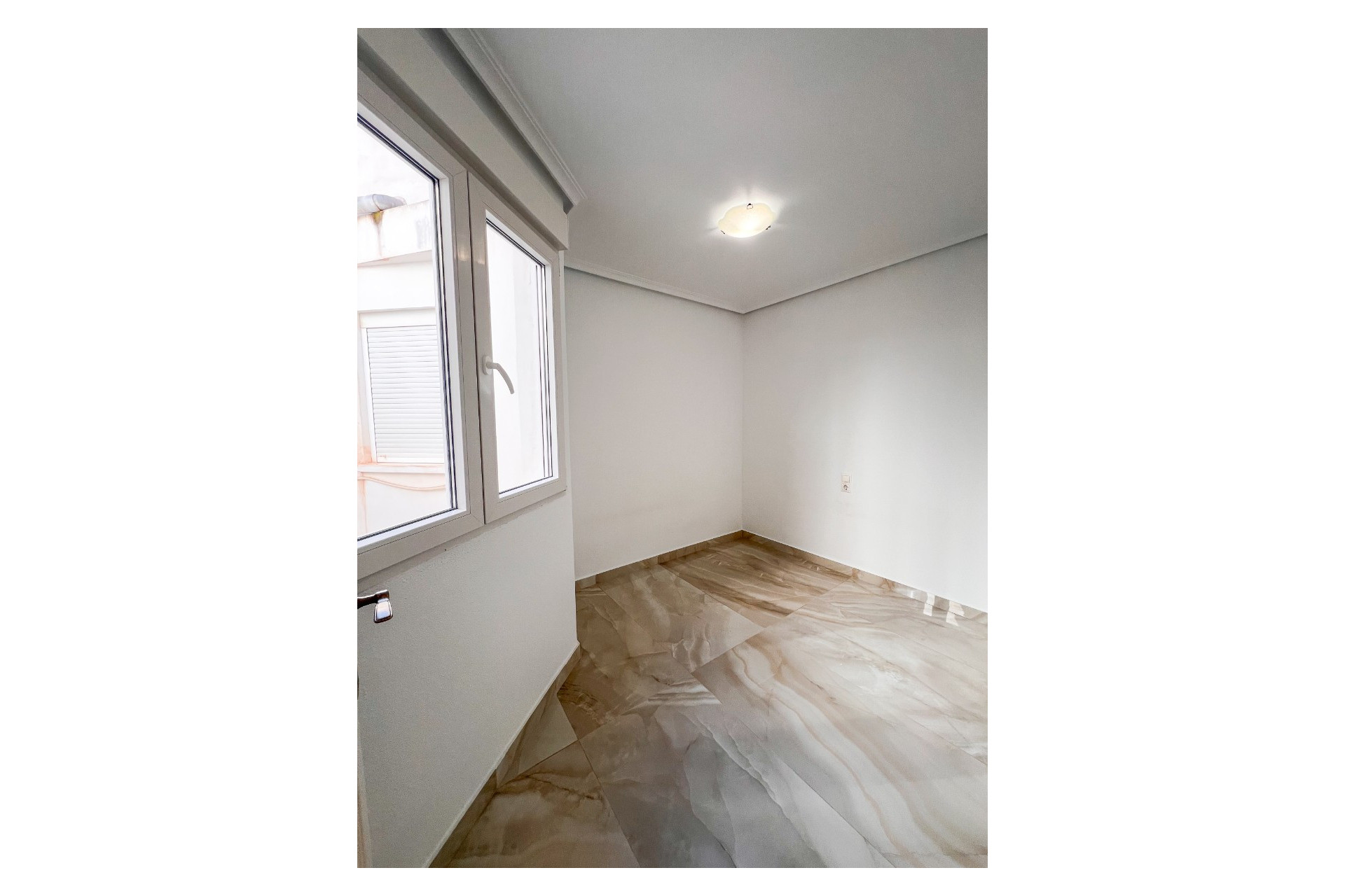 Resale - Apartment / Flat - Torrevieja