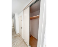 Resale - Apartment / Flat - Torrevieja