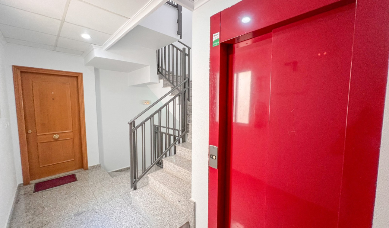 Resale - Apartment / Flat - Torrevieja