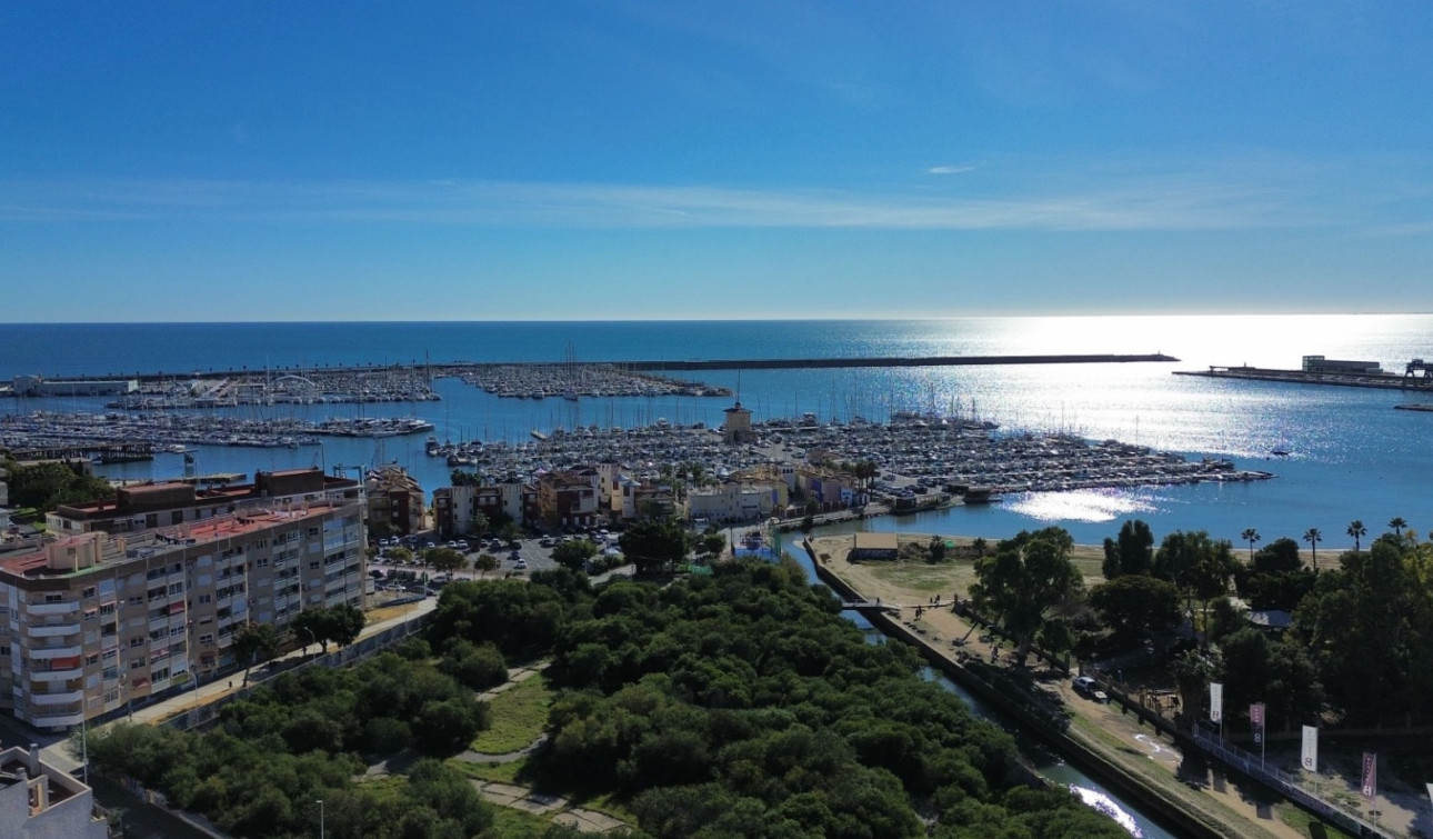 Resale - Apartment / Flat - Torrevieja