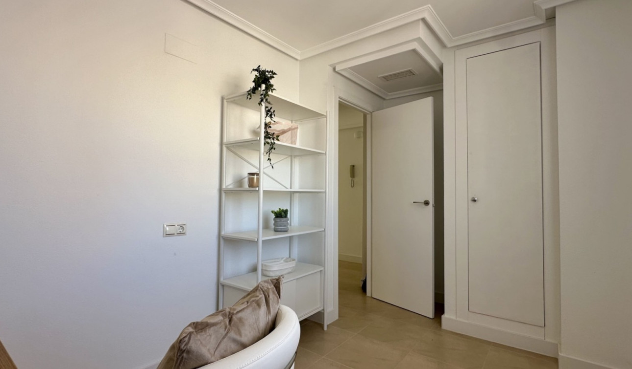 Resale - Apartment / Flat - Torrevieja