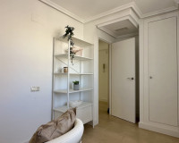 Resale - Apartment / Flat - Torrevieja