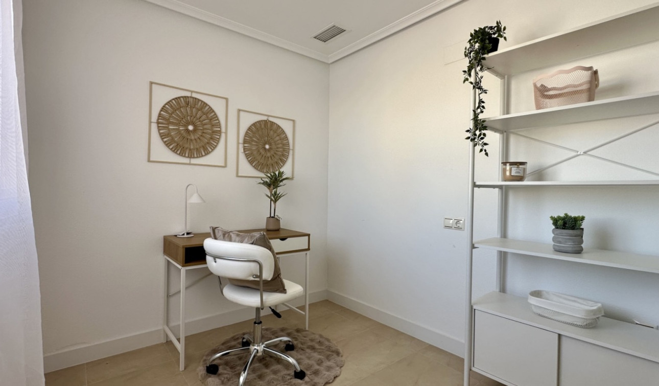 Resale - Apartment / Flat - Torrevieja