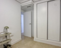 Resale - Apartment / Flat - Torrevieja