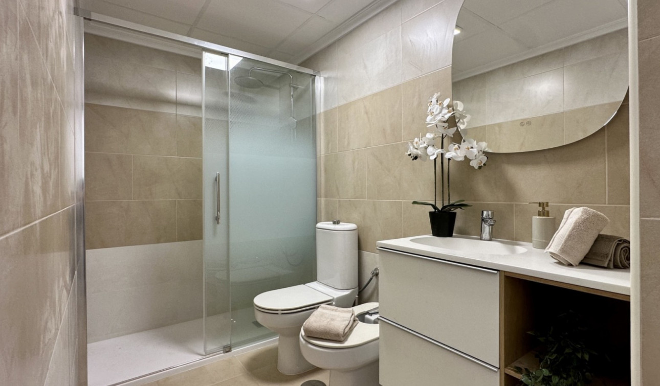 Resale - Apartment / Flat - Torrevieja